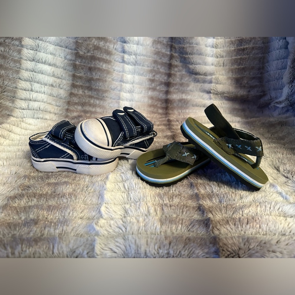 Smart step, blue size 1 & a pair of free flip flops size 1. Used